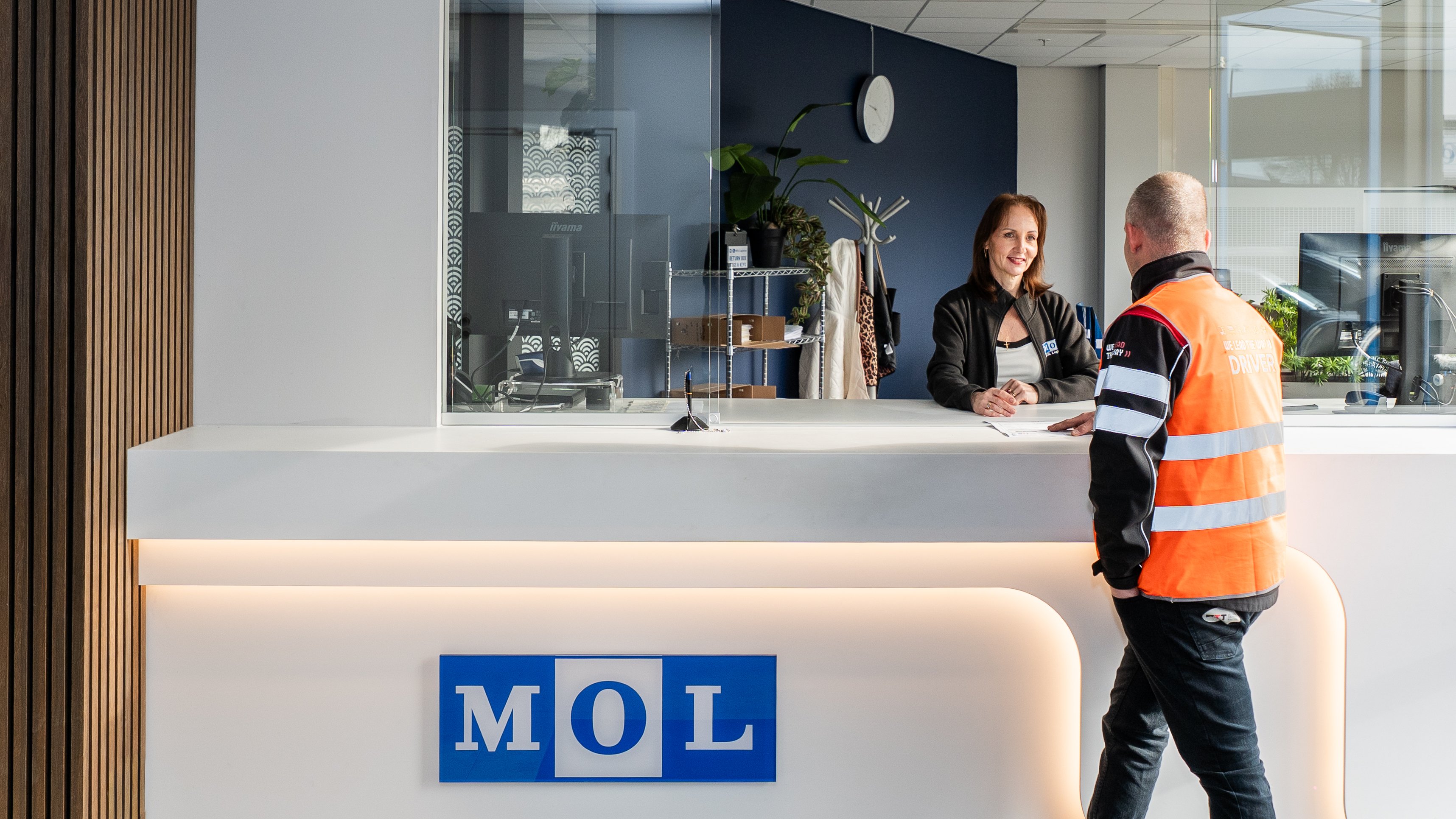 MOLLogistics_BalieFotoshoot_maart2026_JesperProductions-1